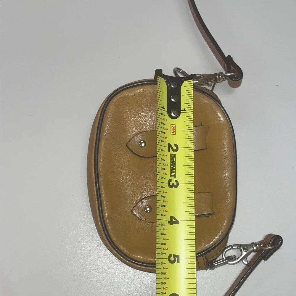 Source Unknown chic belt